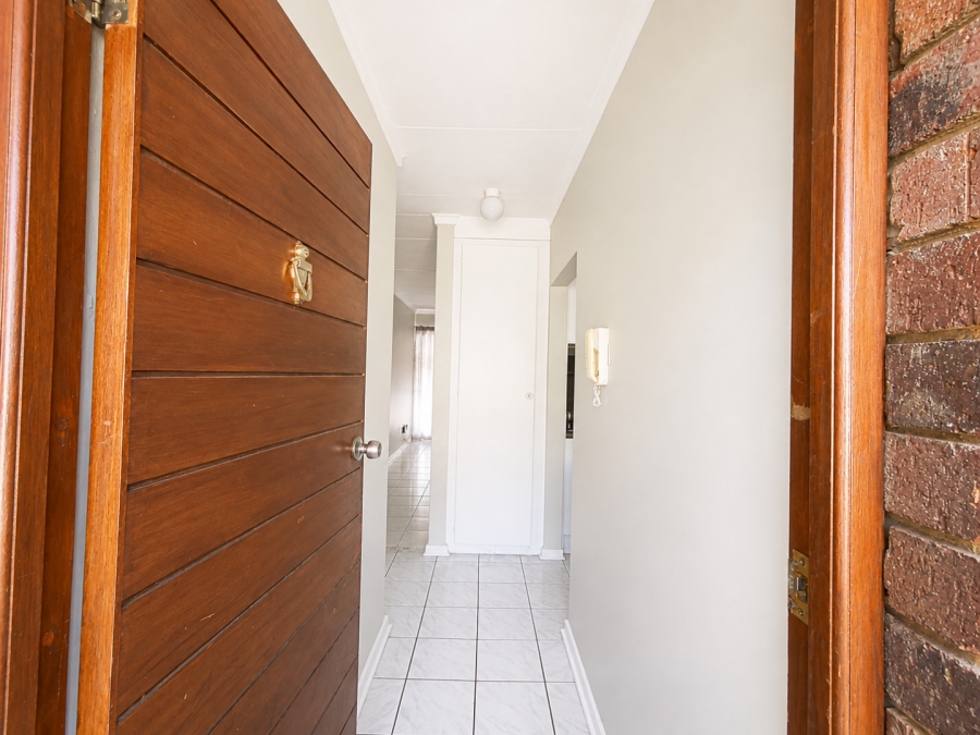 2 Bedroom Property for Sale in Langenhovenpark Free State